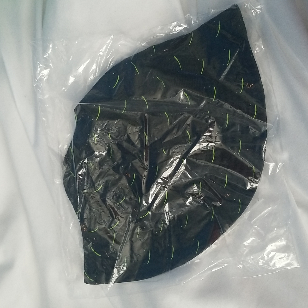 Black Dream Smile Bucket Hat